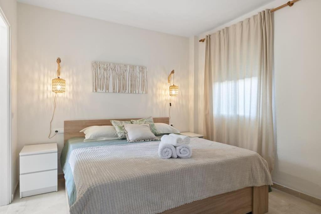 Beautiful 3 Bed Stylish & Cozy Apartment - Susanna Suite Mijas Kültér fotó