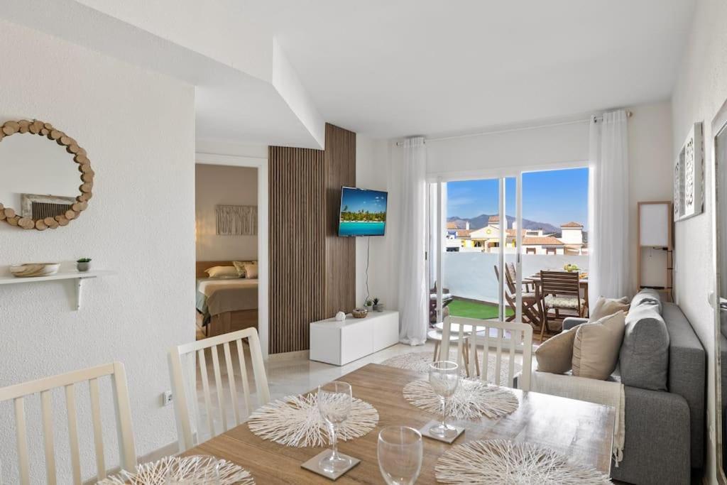 Beautiful 3 Bed Stylish & Cozy Apartment - Susanna Suite Mijas Kültér fotó